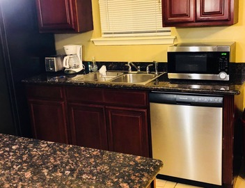 A beautiful spacious 3 bedroom two full bath home near msy airport 4