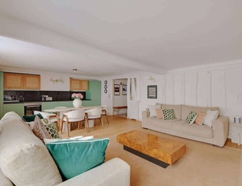 A Breathtaking 2BR/2Ba in Opera 2