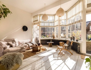 A bright and stylish loft in the heart of Amsterdam, with a cozy interior, plenty of natural light and all the modern conveniences for a relaxing stay in the city. 5