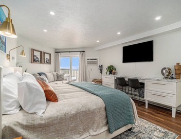 "A Room with a View" East Bay Waterfront with Pool 4