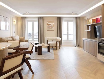 A Splendid 2-BR/2BA with Services in Opéra 3
