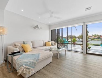 Absolute Waterfront Marina Views 3