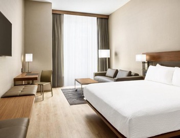 AC Hotel by Marriott San Francisco Airport/Oyster Point Waterfront 5