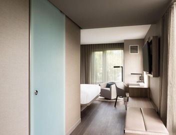AC Hotel by Marriott Boston Cleveland Circle 5