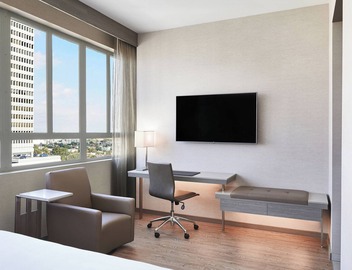 AC Hotel by Marriott Beverly Hills 5
