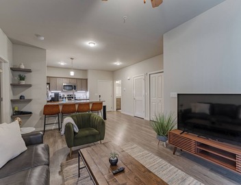 Accessible 1st Floor Apt Near Mercy/Cox/Bass Pro 5