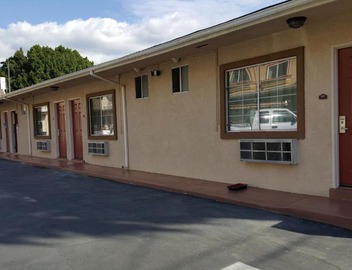 ACE Motel 4