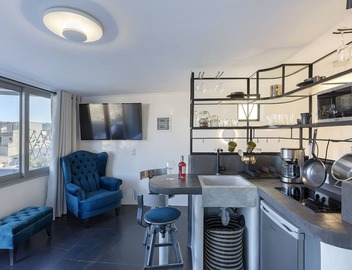 Acropolis View Jacuzzi Apartment 5