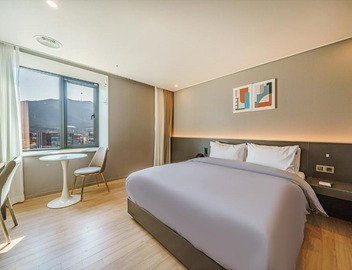 Act Hotel 3