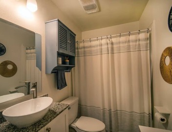 Adorable 2bd/2ba Home w/Yard in Gentilly 5