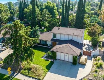 Adorable 4 bedroom home with Pool & more 2