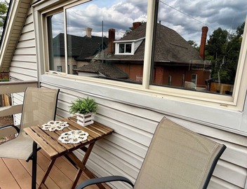 Adorable Carriage House Apartment in the Heart of Denver 5