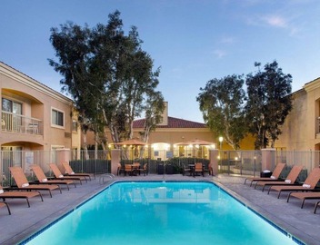 Affordability Meets Comfort! 3 Pet-Friendly Units, Near Camarillo Public Library 2