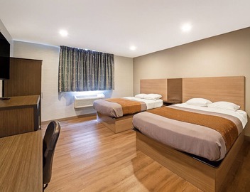 Affordable Accommodation Near Capron Park Zoo! FREE Breakfast & Parking! 2