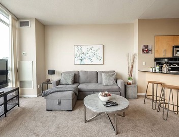 Amazing 1BR Condo - Stunning View - Parking! 2