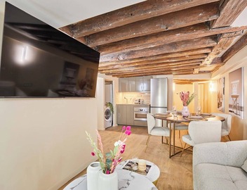 Amazing apartment in Center of Paris 3