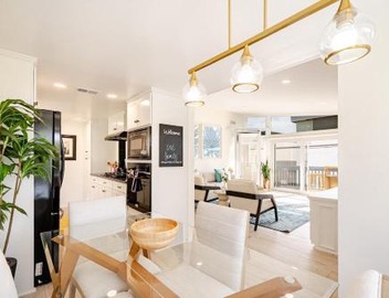 Amazing location, Unique Oceanfront Beach House! 4