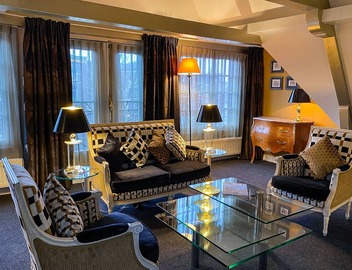 Ambassade Hotel 5