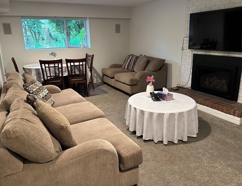 Ambleside central location spacious one bedroom suite. 5