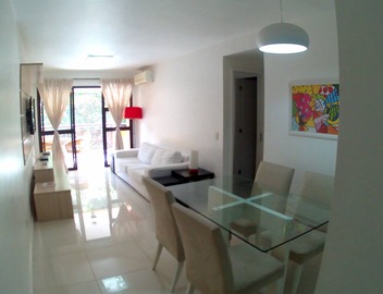 Apartment across from the beach, 2 suites with ocean views. 2