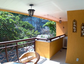 Apartment across from the beach, 2 suites with ocean views. 4