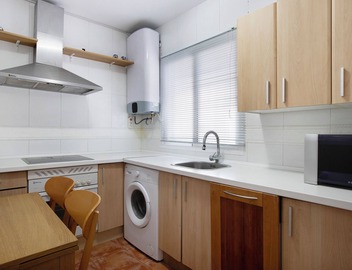 Apartment 'Benalmarina' with Shared Pool, Wi-Fi and Air Conditioning 2