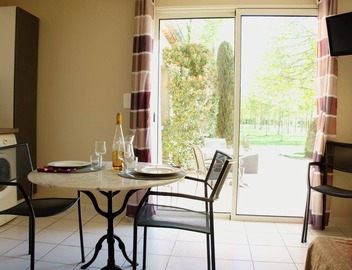 Apartment in the heart of Vaucluse close to the tourist attractions of Vaucluse 2