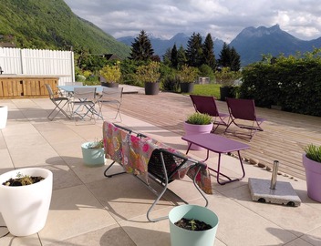 Appartement de Charme, Grande Terrasse vue lac et Montagne, 5 mn à Pied du lac 3