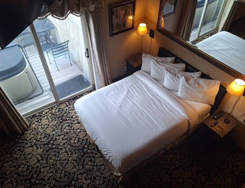 Arrowhead Manor B&B close to Red Rocks Amphitheater 3