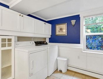 Artsy Private Guest Suite with Outdoor Saloon 4