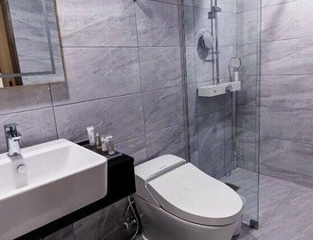Ashton Hotel 4