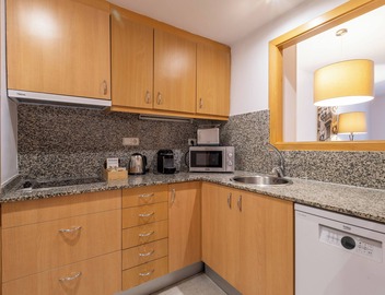 Aspasios Plaza Real Apartments 5