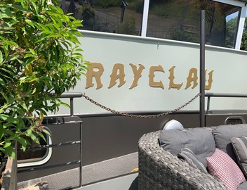 Atypical accommodation on a barge 3