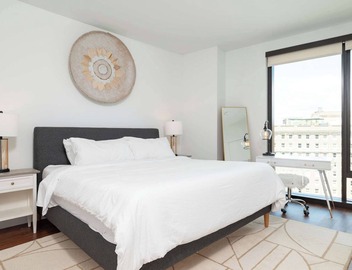 Back-Bay Lux Central 2BR Condo with Rooftop and Parking 2