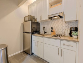 Back Bay Stylish Studio 2