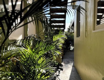 Balmain Village Retreat | Sleeps 3 | Parking | City 3kms 3