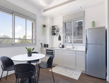 Bauhaus Boutique by TLV2rent 4