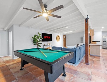 Bay Park 5BR Retreat | Pool + Hot Tub 5