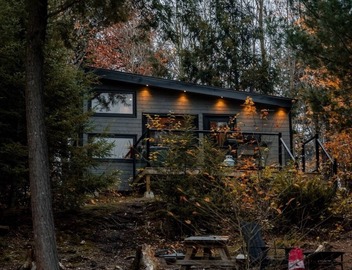 Baylight Cabin | Gorgeous Cabin on Private Lake 5