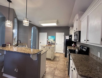 Beach Break 4-bedroom house in fabulous Corpus Christi with Remote office 4