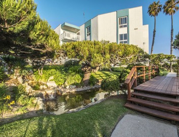 Beach Front Condo - Min 31 Day Stay 4