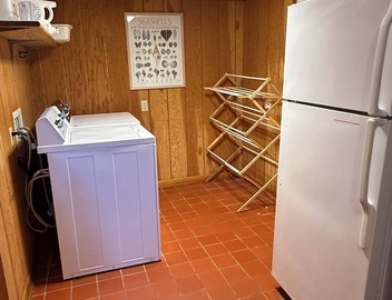 BEACH FRONT with PRIVATE WALKWAY, Pet-friendly. Minimum 7 nights, Sat-to-Sat 3