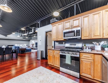 Beach Getaway: 1BR Apt w/Kitchen & Garage Parking 4