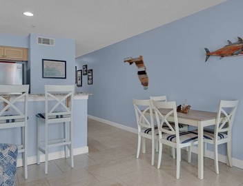 BeachFront, Bch Service! Grill, pool, wifi, Kitchen, Renovated 4