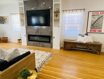 Beachfront Cape Cod Home steps from the Sand and Boardwalk in Long Beach, CA 5