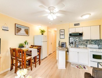 Beachfront Corpus Christi Condo w/Pool Access! 3