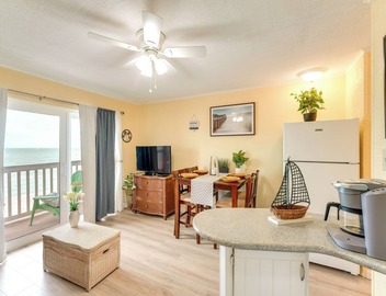 Beachfront Corpus Christi Condo w/Pool Access! 2