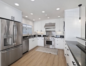 Beachfront Getaway w/Breathtaking Ocean Views; Steps from Beach and Main Street 4