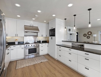 Beachfront Getaway w/Breathtaking Ocean Views; Steps from Beach and Main Street 5