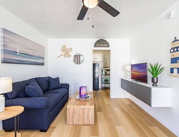Beachy Bayfront Condo Walk to Beach 3
